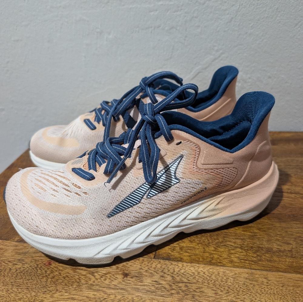 Altra‎ Provision 6 Women's Size 6 Running Shoes Peach Navy Blue